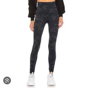 Spanx Camo Look At Me Know Leggings